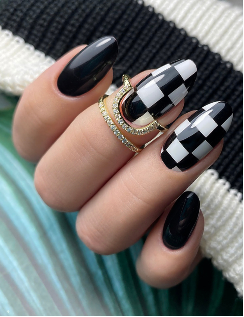 Stylizacja paznokci metodą żelową